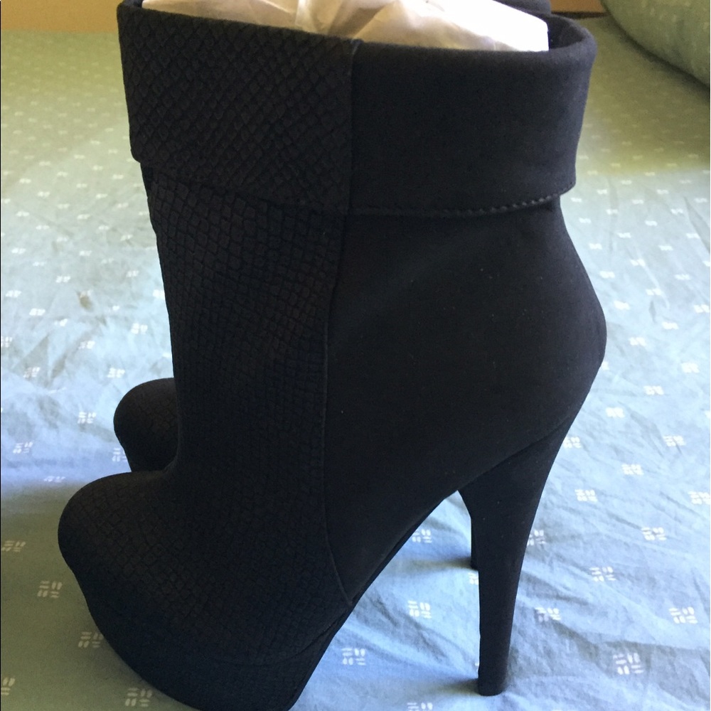 New Never Worn Ankle Boots