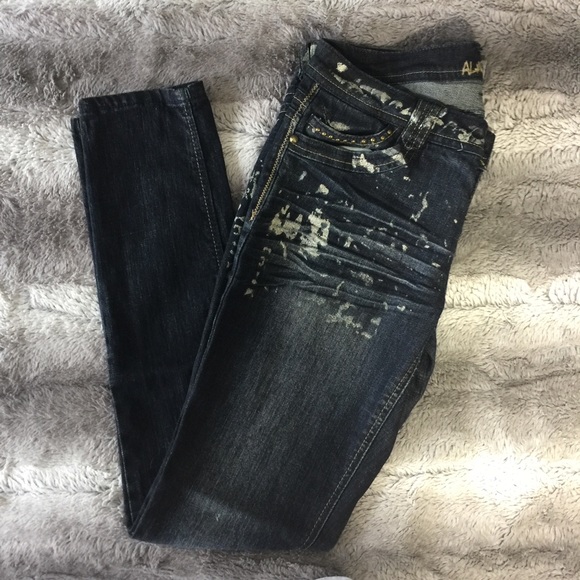 ✨ Almost Famous Brand Jeans - Picture 2 of 5