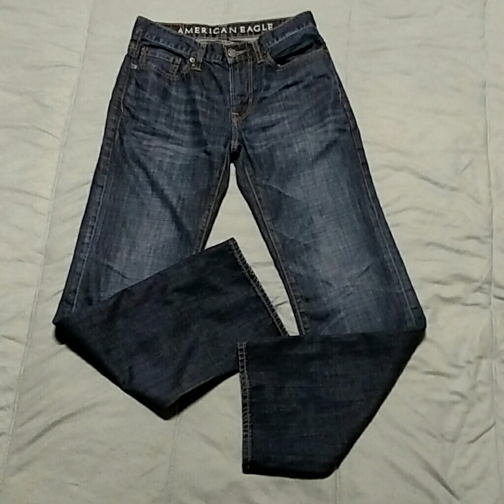 Young men jeans& Tee-shirt