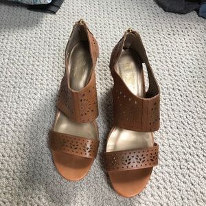 BcBG wedges