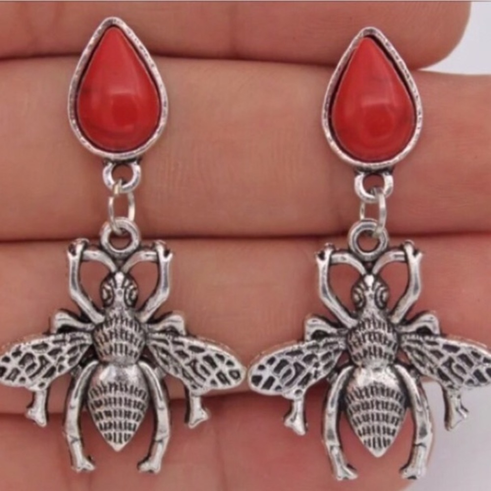 🆕 Bee - autiful Earrings