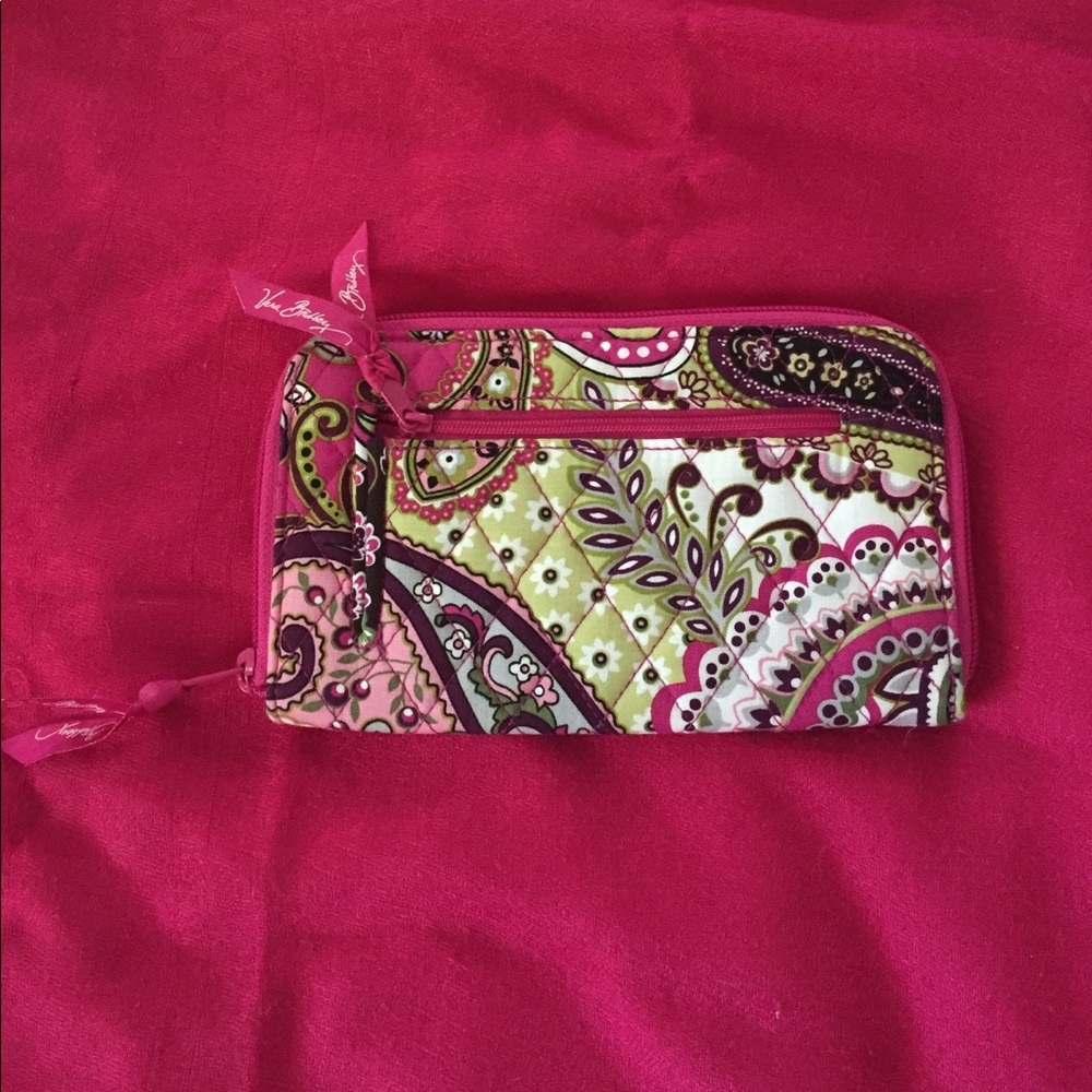 Vera Bradley Wallet. NWOT ☀️