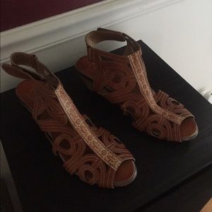 L'artiste Gladiator Sandal