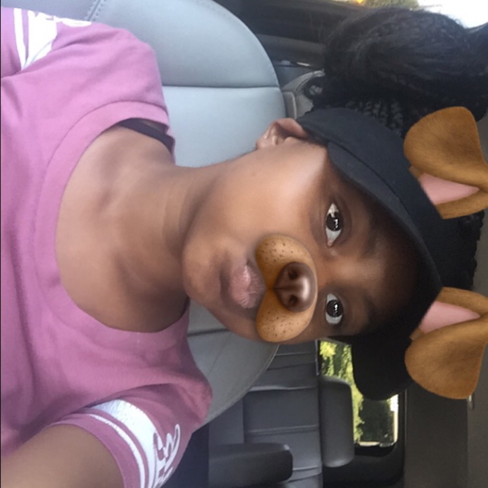 Meet your Posher, Sanaa