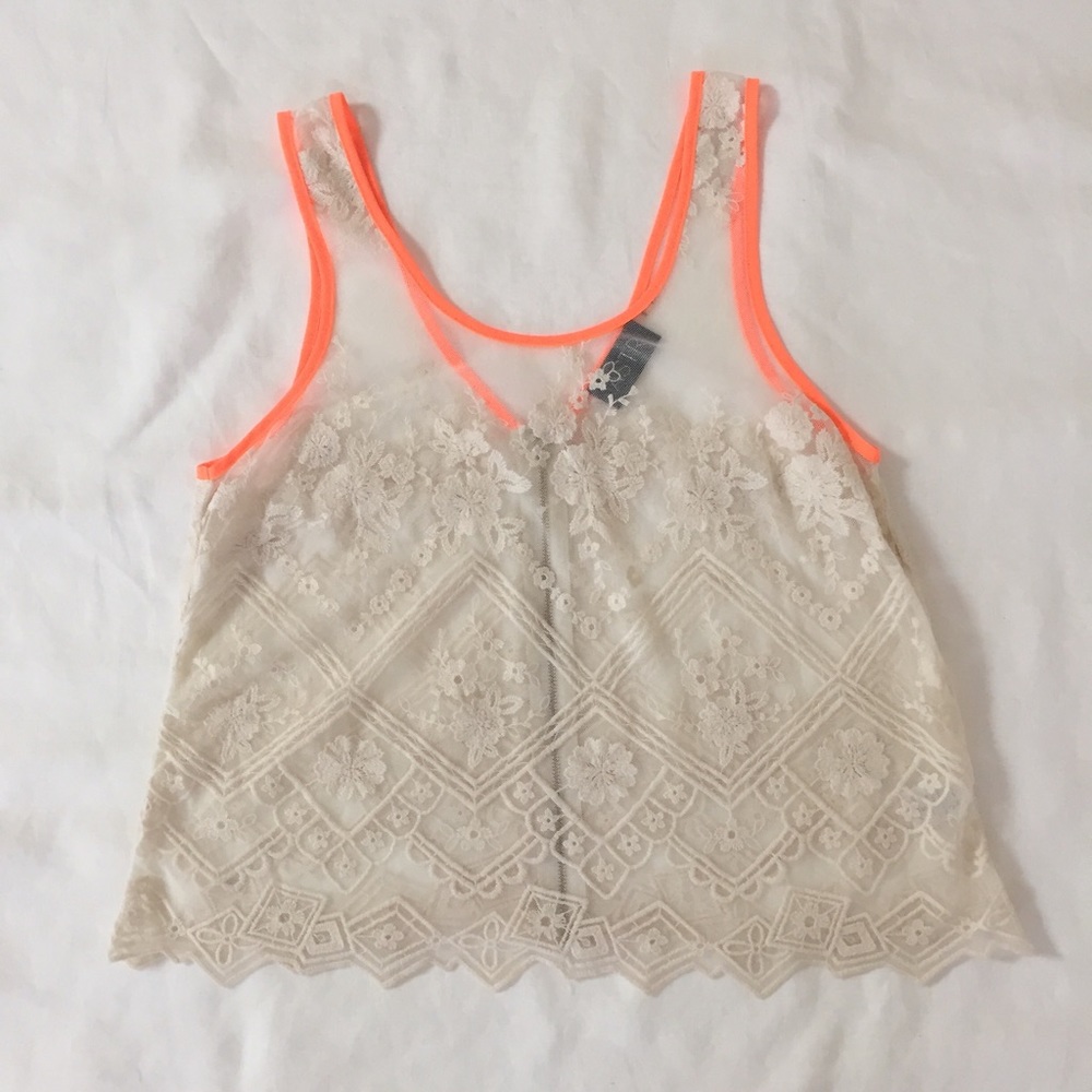 Sheer Flower Lace Tank w/ Contrast Piping - Picture 2 of 7