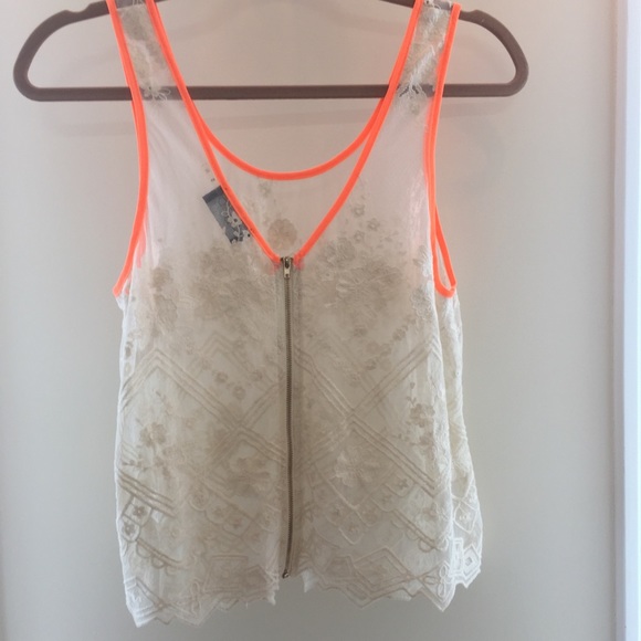 Sheer Flower Lace Tank w/ Contrast Piping - Picture 6 of 7