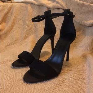 ✨Topshop black straps heels✨