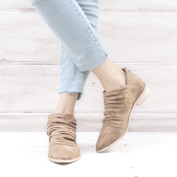 Shoes - Free Soul Booties