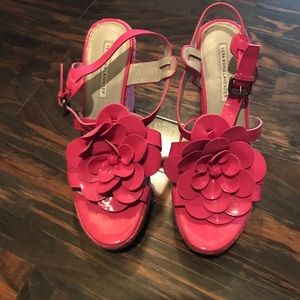 Gently used Vera Wang Lavender Wedges