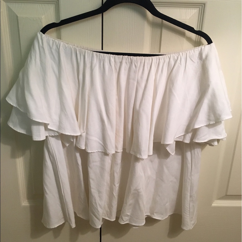 Lulu's White Off the Shoulder Top Size S