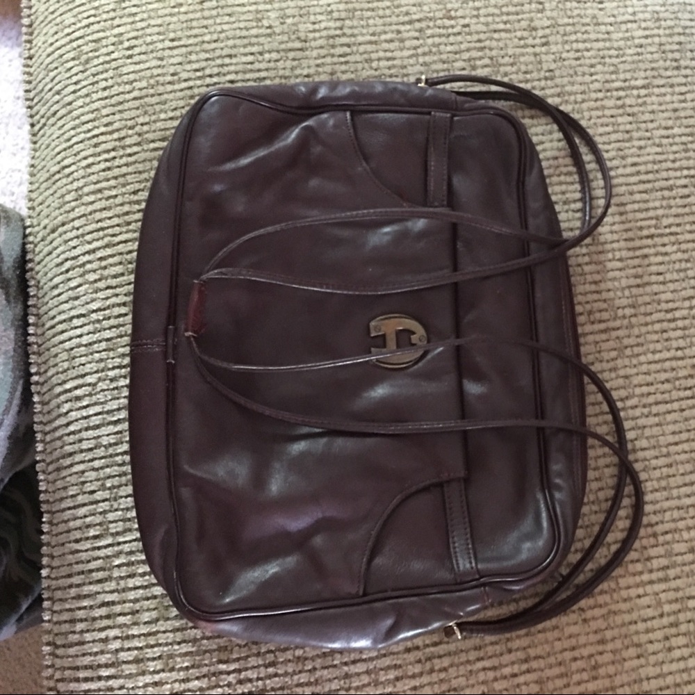 Blood red AE bag. Real leather and good quality.