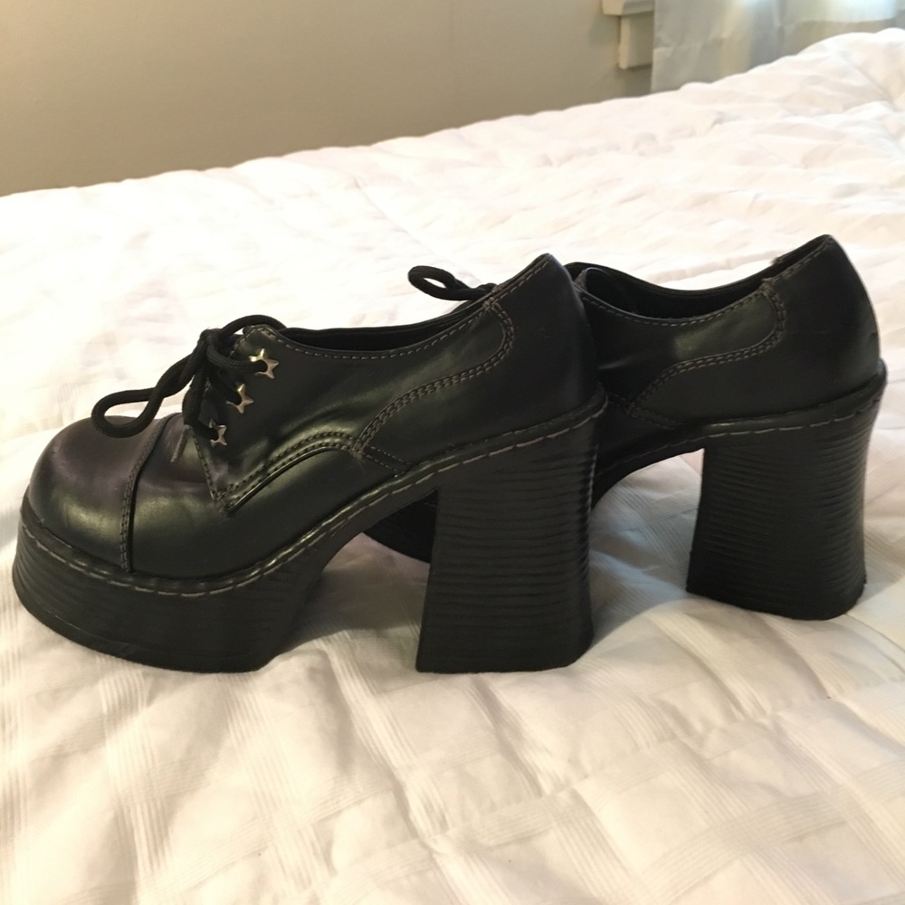 Vintage 90s chunky platform black shoes