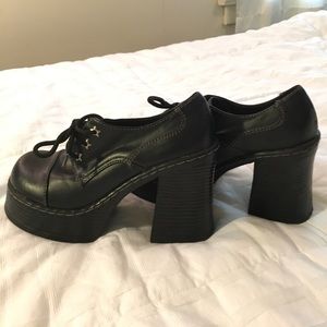 Vintage 90s chunky platform black shoes
