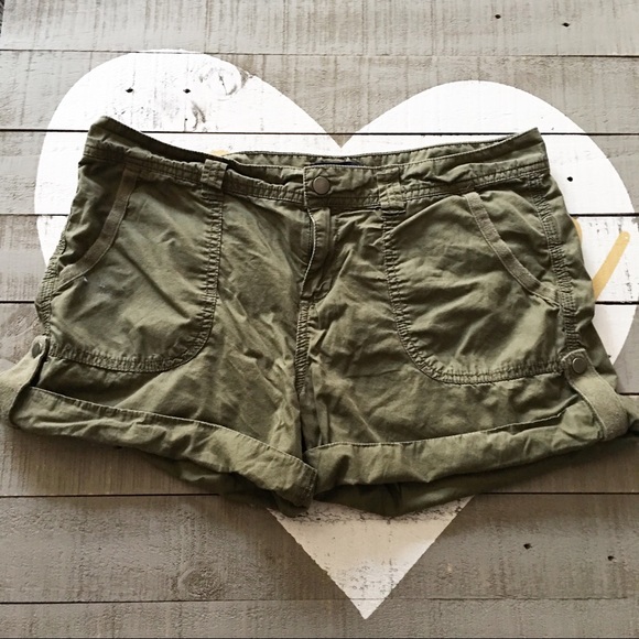 GAP Army Green Shorts - Picture 1 of 4
