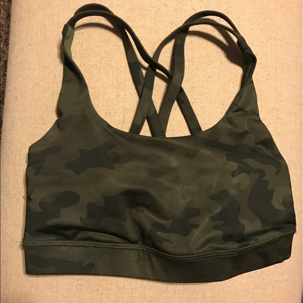 Lululemon athletica camo sports bra size 4! NWOT!