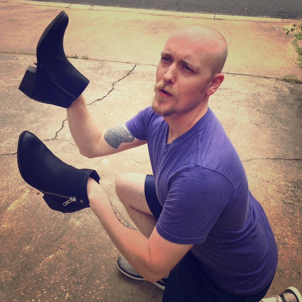 Madden Girl size 9 Black Booties