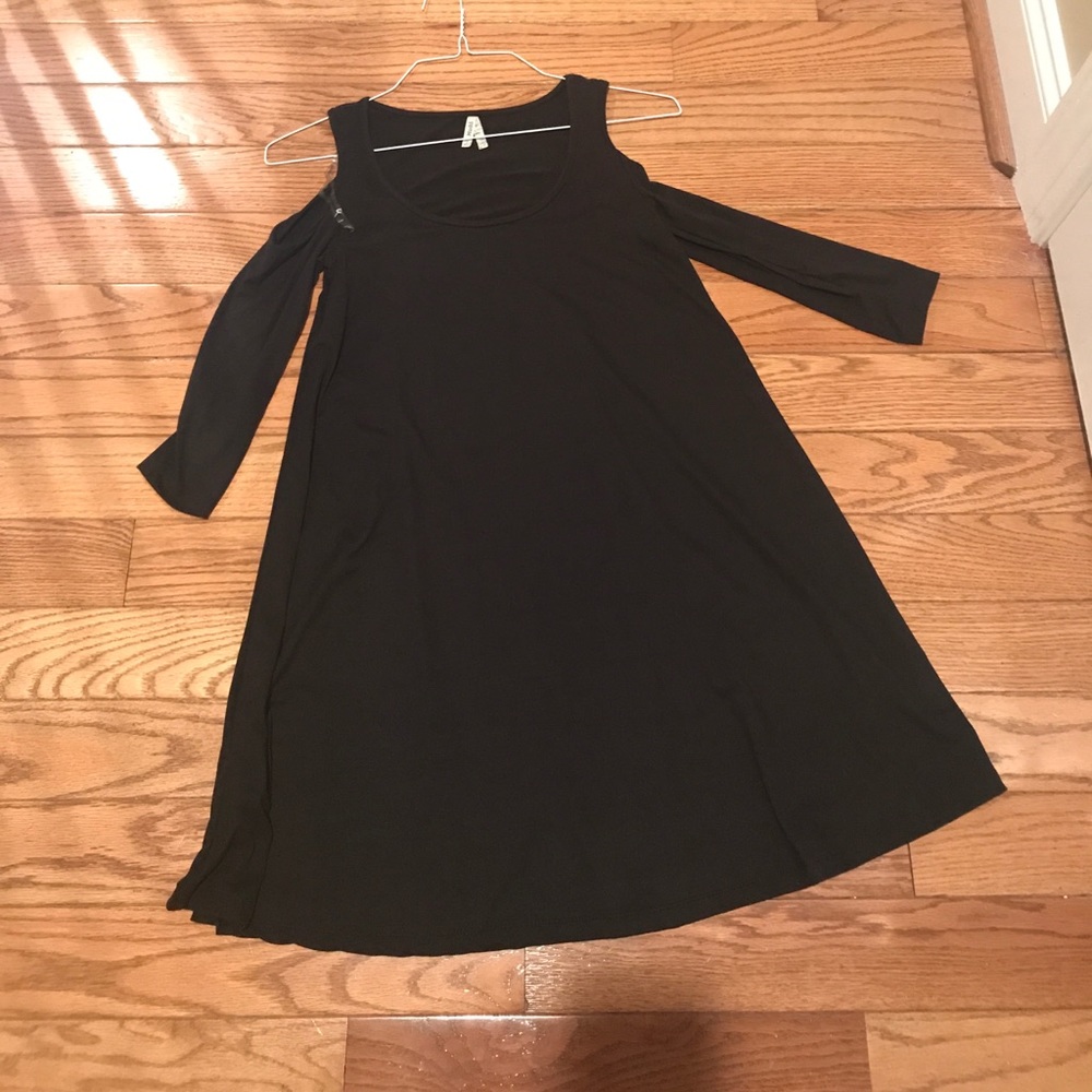 Black dress size Small