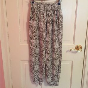 🎉One Day Sale🎉 American Eagle printed joggers