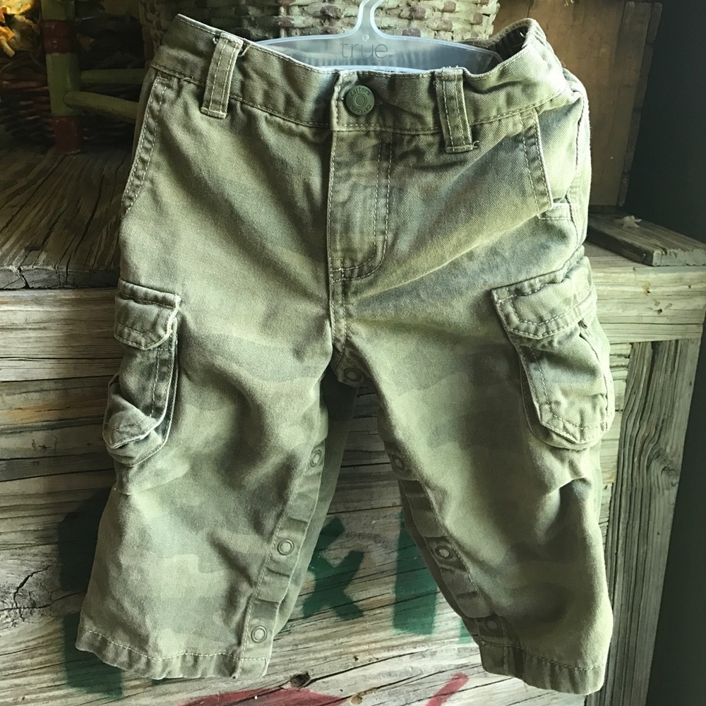 Carter's boys 12 m camouflage 100% cotton cargo's