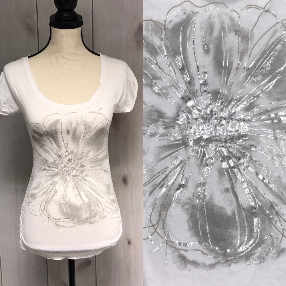 Max Azria White & Silver Floral Metallic Tshirt XS
