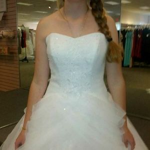 White sweetheart neck line ball gown