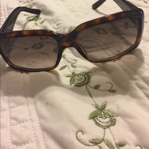 Gucci sunglasses main image 4
