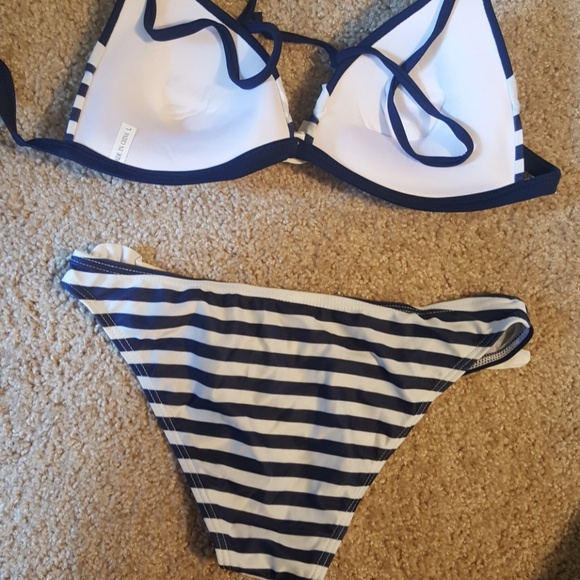 Women's Retro Sexy Bikini Set Swimsuit Beachwear - Picture 4 of 4