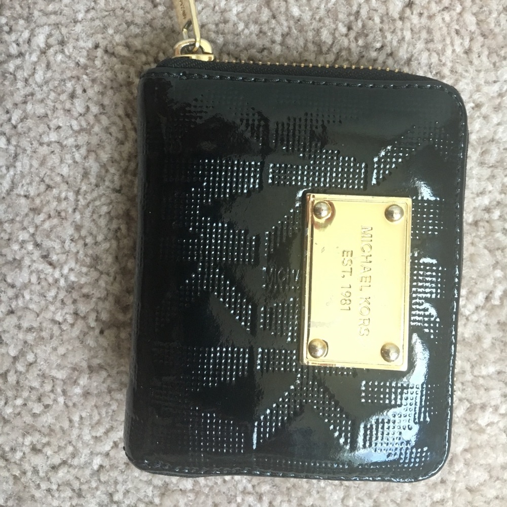 AUTHENTIC MICHAEL KORS WALLET
