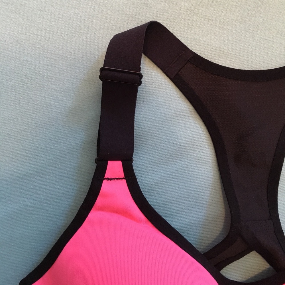 VSX Sports Bra, 32B, maximum support, hot pink - Picture 6 of 7