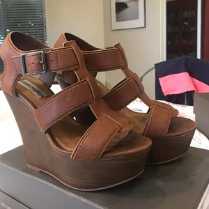 Steve Madden Brown Wedges