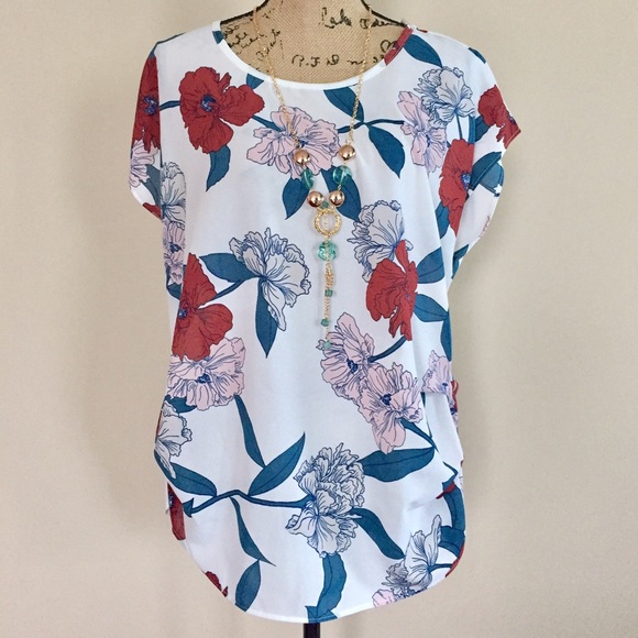 Last 2! Ivory rust floral blouse 🇺🇸 - Picture 2 of 8