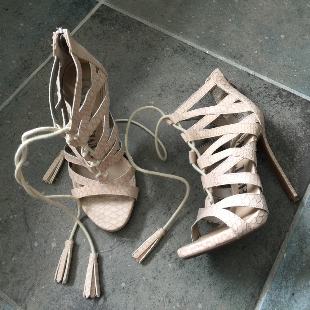 Blush Lace-up Heals