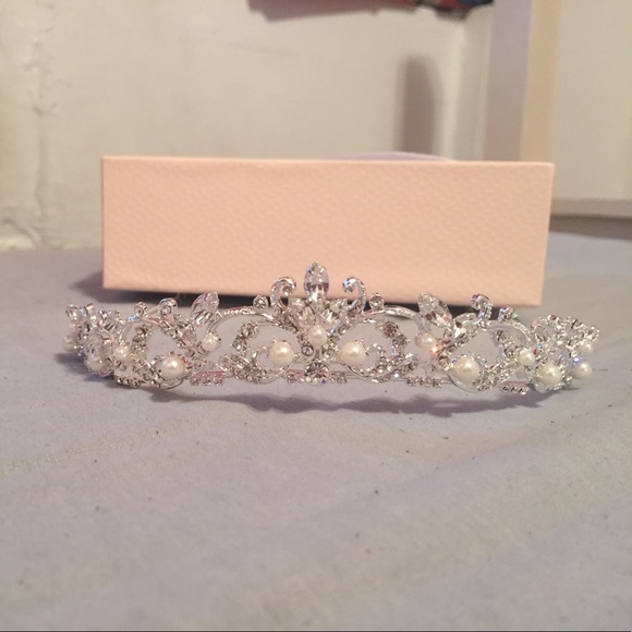 Tiara ?