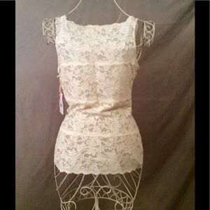 💐NWT HAUTE CONTOUR BY SPANX LACE CAMI💐