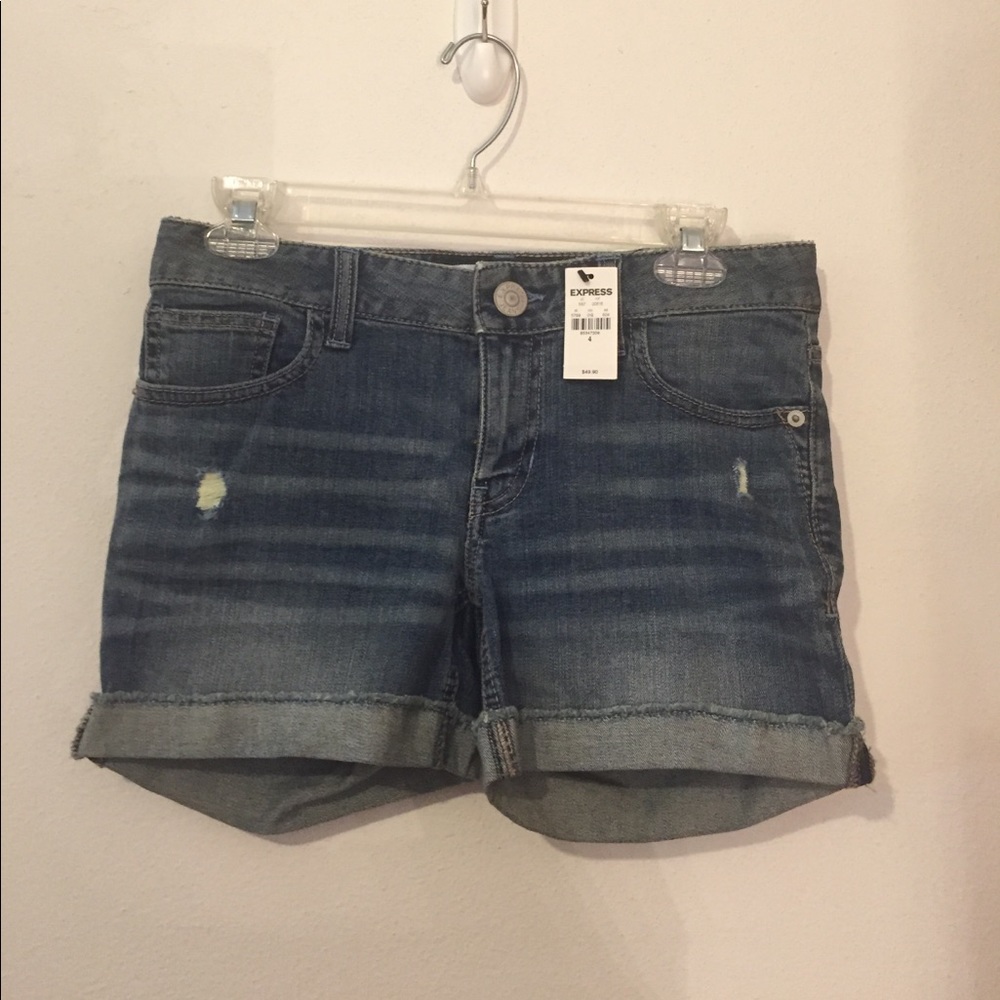NWT size 4 express jean shorts