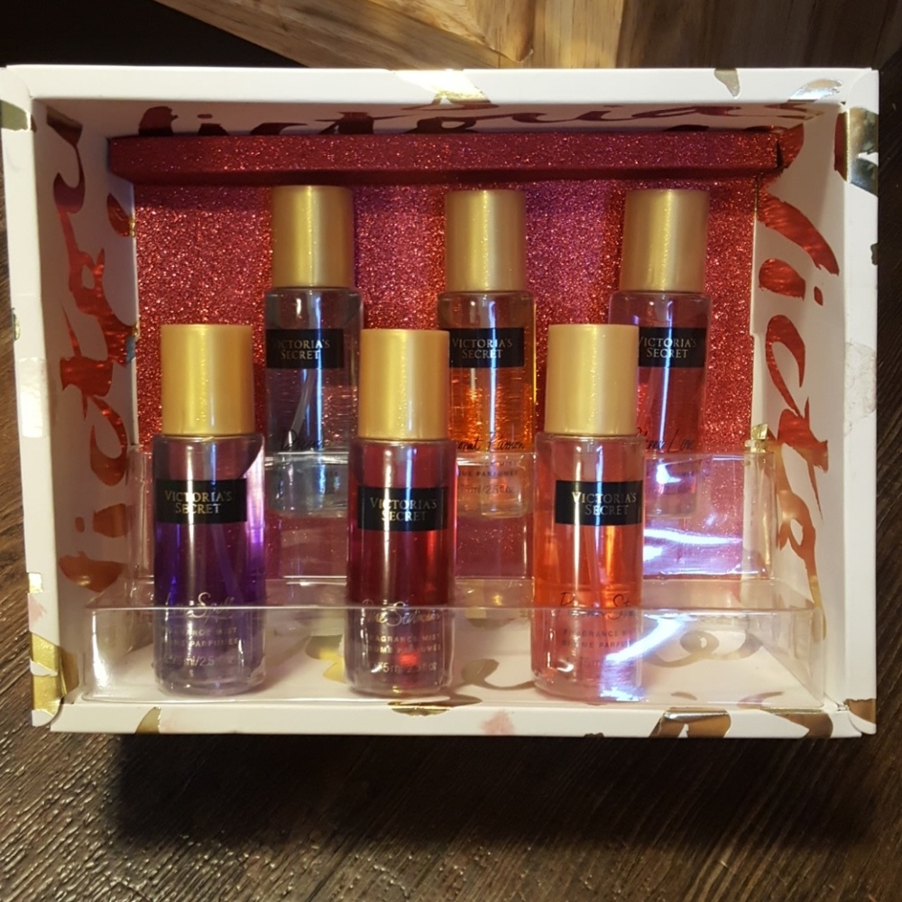 Victoria's Secret fragrance mist perfume set