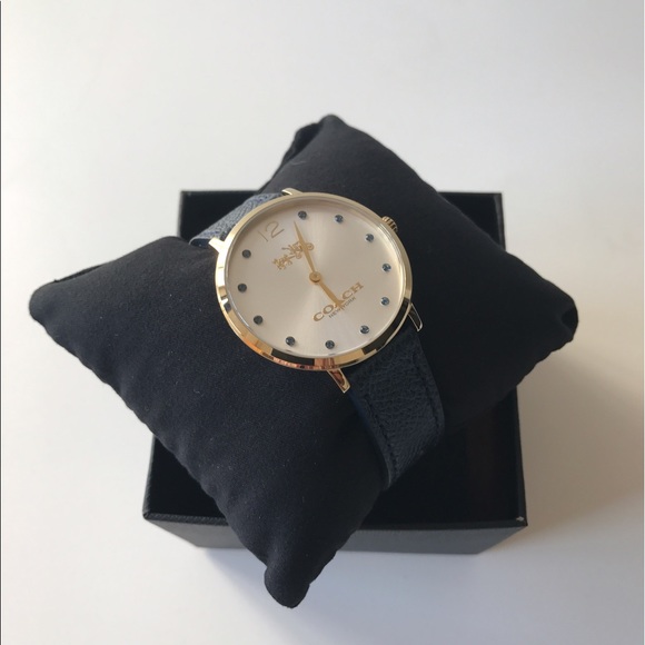 Coach women's watch new w/ tags - Picture 2 of 4