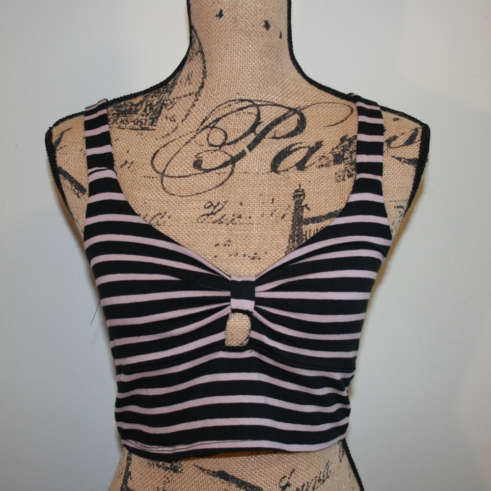 Cute striped crop top!! 💗🌷 - Picture 2 of 2