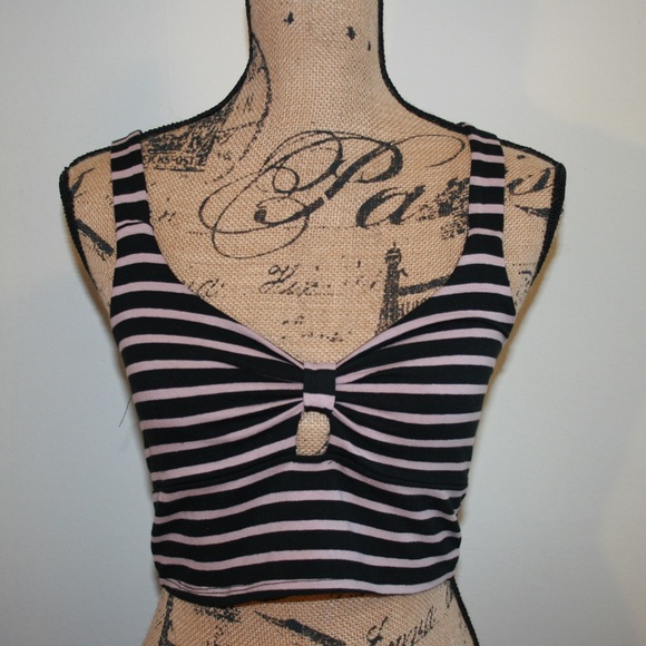 Cute striped crop top!! 💗🌷 - Picture 2 of 2