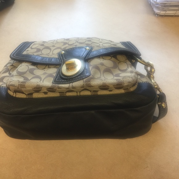 Coach Shoulder Bag - Picture 2 of 4