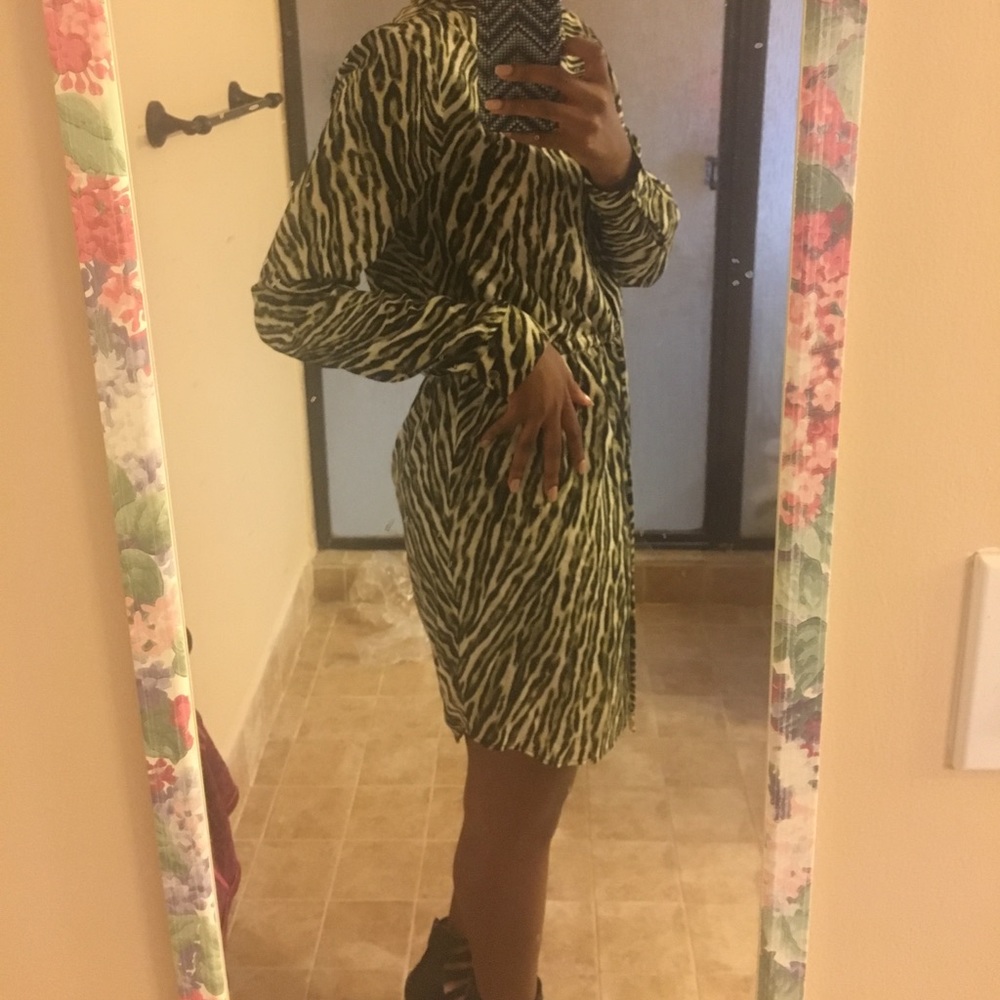 Dress - Picture 2 of 2