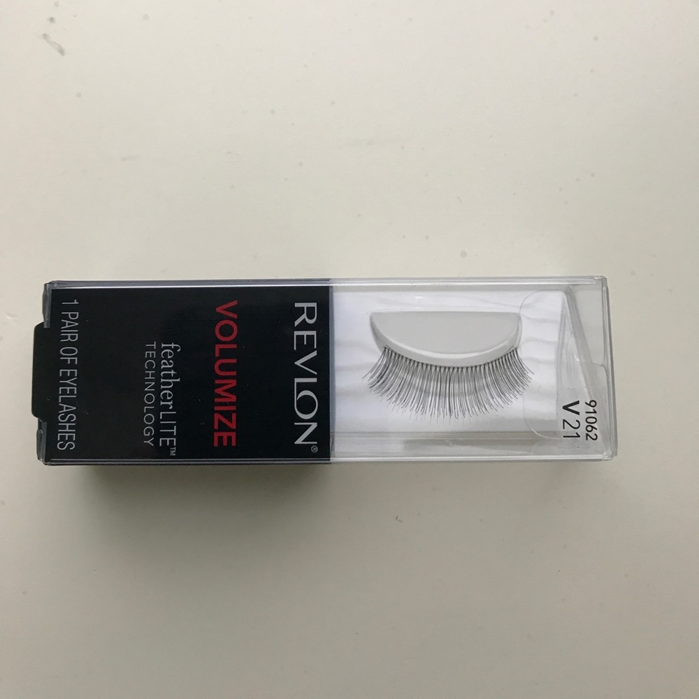 Revlon Volumize Eyelashes