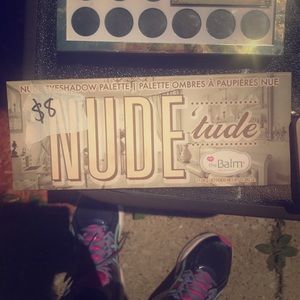 The balm nude tude palette