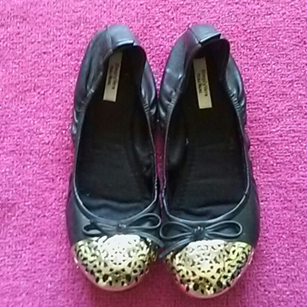 Ladies flats