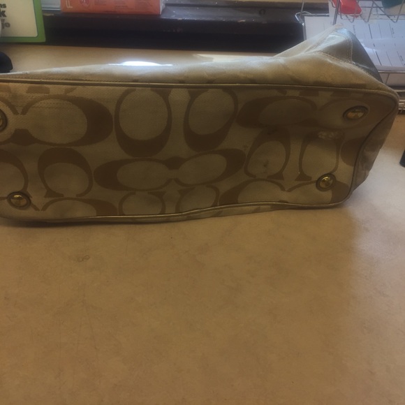 Coach Handbag - Picture 2 of 4