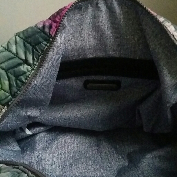 *Sold* Steve Madden duffel bag - Picture 4 of 4