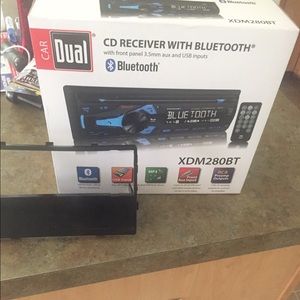 CD player with bluetooth