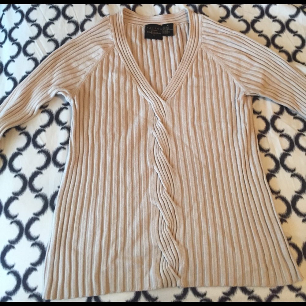 Long sleeved beige sweater