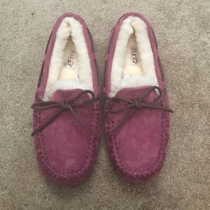 never worn pink ugg dakota moccasins
