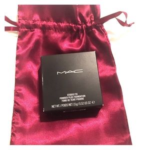 Mac studio fix foundation.  New in box